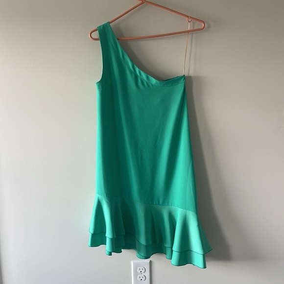 Trina Turk Green One-Shoulder Shift Dress 2 - Picture 7 of 7